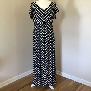 Torrid Plus Size Chevron Short Sleeve Maxi Dress